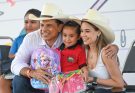 Llevan Lucy y Lalo Gattás programa «Pasos por la Educación» al ejido La Presa.