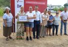 Entrega Lalo Gattás apoyo alimentario a familias de Victoria.