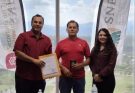 Dan sobres de viaje a trabajadores agrícolas tamaulipecos contratados en Canadá